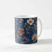 Mug Fleurs sauvages simples brodées sur fond de denim (Devant droit)