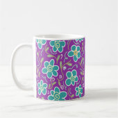 Mug Fleurs vertes sur design pourpre (Gauche)