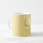 Mug Fleurs Vintages jaunes Statistiques initiales de n (Devant gauche)