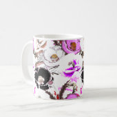 Mug Fleurs violettes, blanches et noires. (Devant gauche)