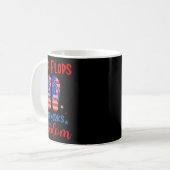 Mug Flip Flops Fireworks Et Liberté Drapeau Américain (Devant gauche)