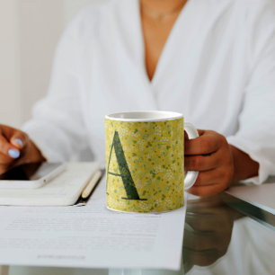 Mug Floral Elegant Classy Monogramme Un jaune avec phr