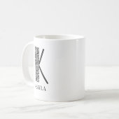 Mug Floral moderne noir et blanc Initiale K et Nom (Devant gauche)