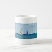 Mug Flottille de voiliers sur une mer de palourdes (Centre)