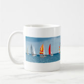 Mug Flottille de voiliers sur une mer de palourdes (Gauche)
