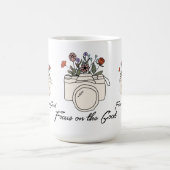 Mug Focus Sur La Bonne Caméra Et Les Fleurs (Centre)