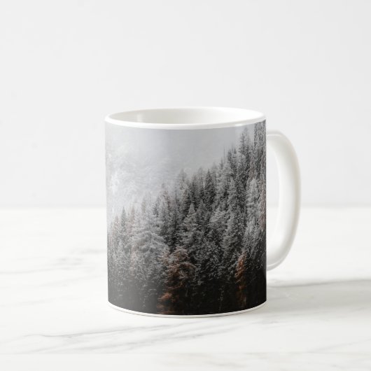 Mug Forêt noire et blanche, montagnes, (Devant droit)