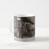 Mug Forgeron de village chaussant un cheval (Devant gauche)