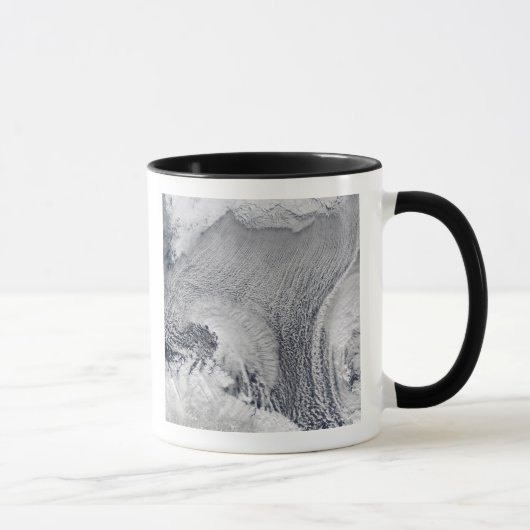 Mug Formes inhabituelles de nuages au-dessus de la mer (Droite)