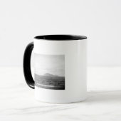 Mug Fort Meade avec Bear Butte en Arrière - plan (Devant gauche)