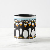 Mug Foule des pingouins drôles de bande dessinée sur (Centre)