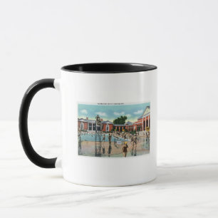 Mug Foules à la piscine de spa de Saratoga