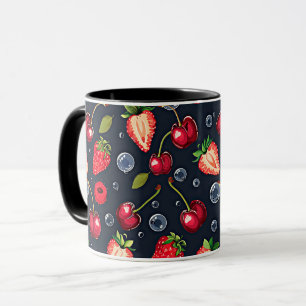 Mug Fraises et cerises sur un arrière - plan sombre
