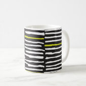 Mug Frappes à main : Motif Vintage. (Devant droit)