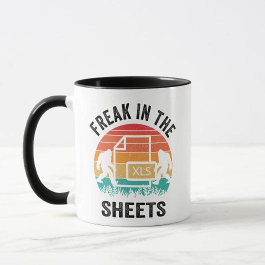 MUG FREAK IN THE SHEETS SASQUATCH RETRO SUNSET (Gauche)