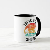 MUG FREAK IN THE SHEETS SASQUATCH RETRO SUNSET (Devant droit)