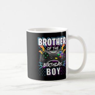 Mug Frère du garçon du jour de l'anniversaire correspo