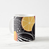 Mug Fruits tropicaux colorés, arrière - plan noir. (Devant gauche)