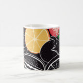 Mug Fruits tropicaux colorés, arrière - plan noir. (Centre)