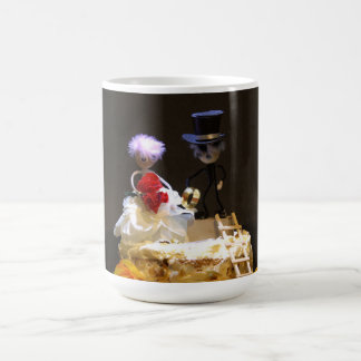 Mug Fubby bruidspaartje op taart.