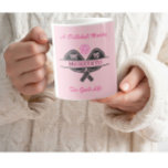 Mug Fun Pickleball Gal Paddles Nom personnalisé Monogr<br><div class="desc">Pickleball Gal mérite certainement une tasse à café qui raconte l'histoire — elle adore jouer et "la bonne vie" fait cette déclaration pour elle. Ses initiales / monogramme sur les pagaies et son nom sur le fond. Amusant et unique. Pour vous-même ou fait un merveilleux cadeau. Pour toute question de...</div>