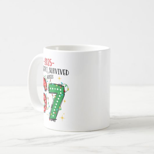 Mug Funny 2025 The Year I Survived Barely 67 Christmas (Devant gauche)