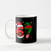 Mug Funny 6 7 Six Seven Meme Christmas Santa Elf Coupl (Gauche)