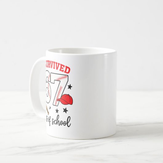 Mug Funny Baseball I Survived 67 Days Of School Design (Devant gauche)