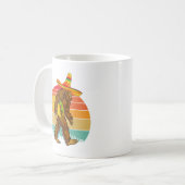 Mug Funny Bigfoot marcher avec le gros Taco (Devant gauche)