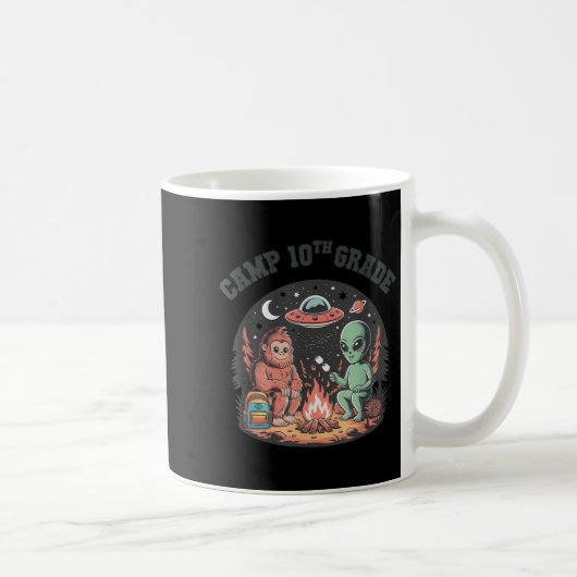 Mug Funny Camp Out 10e année Camping Bigfoot Alien C (Droite)