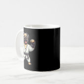 Mug Funny Carlin Doing Karate Martial Arts (Devant gauche)