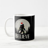 Mug Funny Christmas Bigfoot Santa Hat Moon Sasquatch K (Gauche)