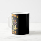 Mug Funny Dad To The Bone Skeleton With Kids Halloween (Devant gauche)