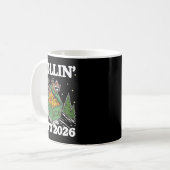 Mug Funny Feral Raccoon Rollin' Into 2026 Happy New Ye (Devant gauche)