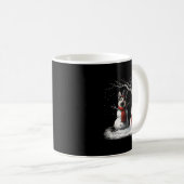 Mug Funny German Shepherd Dog In The Snow Tree Christm (Devant droit)