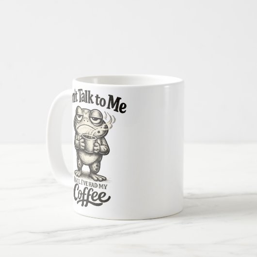 Mug Funny Grumpy Frog Drinking Coffee (Devant gauche)