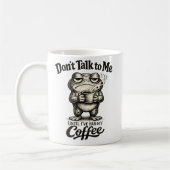 Mug Funny Grumpy Frog Drinking Coffee (Gauche)