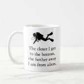 Mug Funny Scuba Diver, Plus je me rapproche du fond (Gauche)