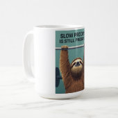 Mug Funny Sloth Gym Motivation Poster - Slow Progress  (Devant gauche)