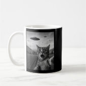 Mug Funny Surprised Ed Cat Selfie With Alien Ufo Cat U (Gauche)