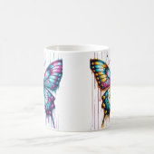 Mug Fusion de couleurs éthérées : Un papillon dansant (Centre)