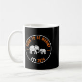 Mug Future Maman 2026 Annonce de Grossesse Eléphant (Gauche)