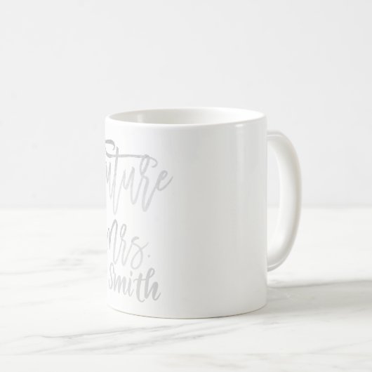 Mug FUTURE MRS. Silver Modern Script Nom personnalisé (Devant droit)