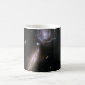 Mug Galaxie en interaction avec Hubble UGC 9618 (Centre)