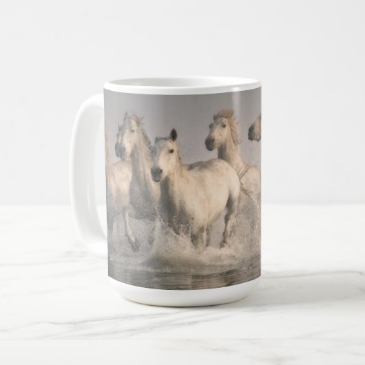 Mug Galloping à cheval dans l'eau méditerranéenne (Devant gauche)