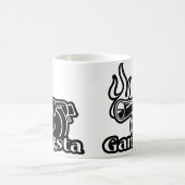 Mug Gangsta (Centre)