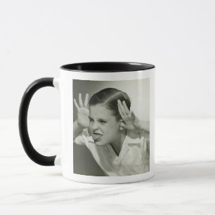 Mug Garçon faisant le visage