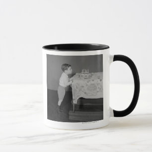 Mug Garçon soufflant des bougies