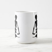 Mug garçon squelette et silhouette de son chat art (Centre)