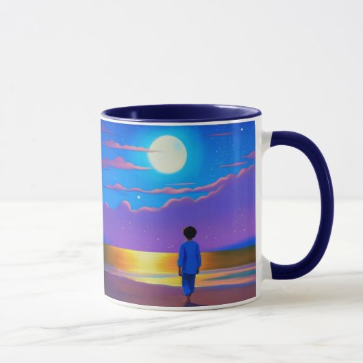 Mug Garçon sur la plage, regardant la lune (Droite)